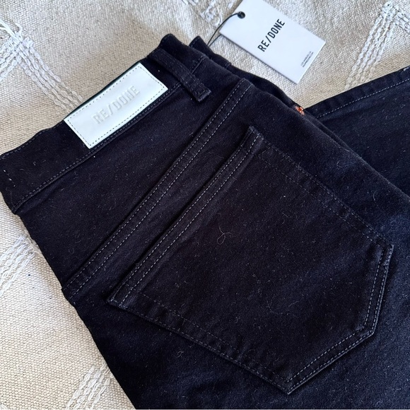 RE/DONE Revolve 70s Original Straight
Black Jeans 29 NWT - Picture 7 of 8